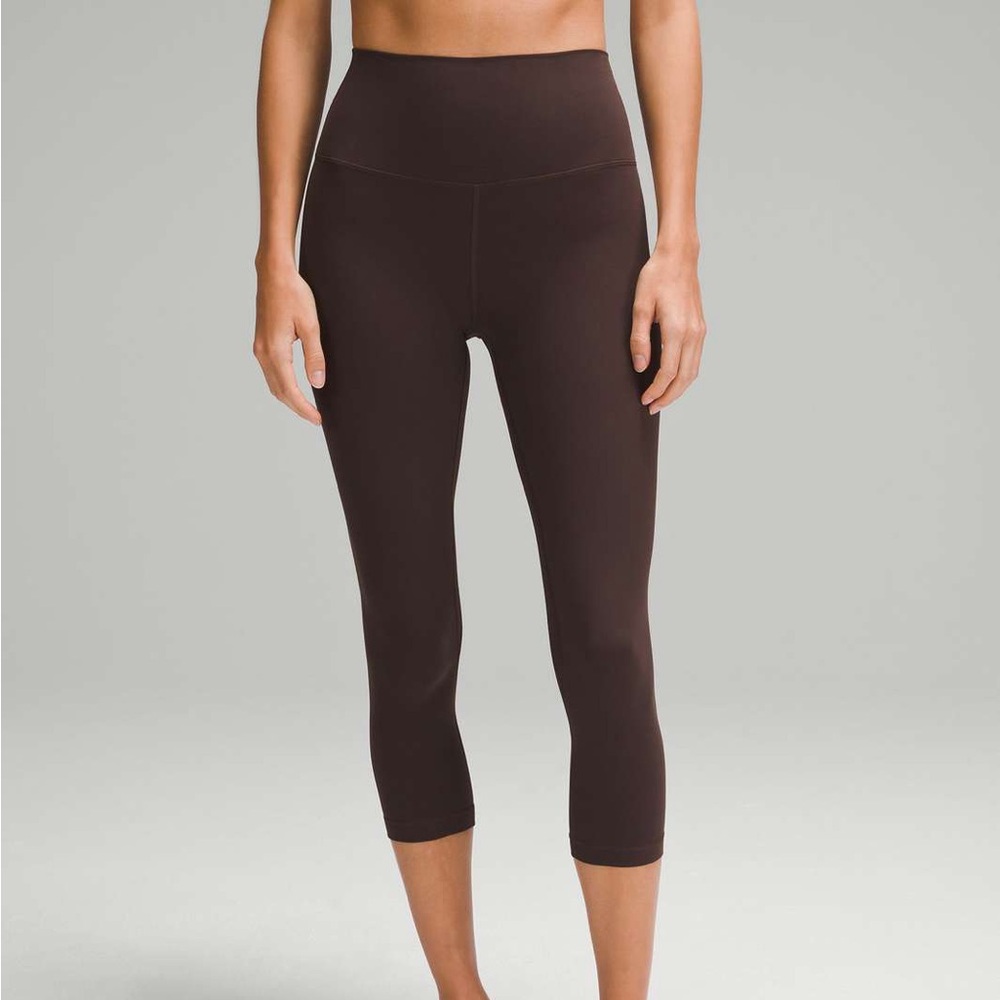 Lululemon Align High-Rise Crop 21"
Espresso